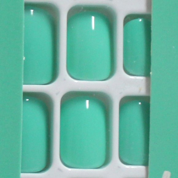 L.A. Colors Artificial Nail Tips - 3 Pack - Good Vibes, Flashy, Chill Out Colors - Picture 9 of 13